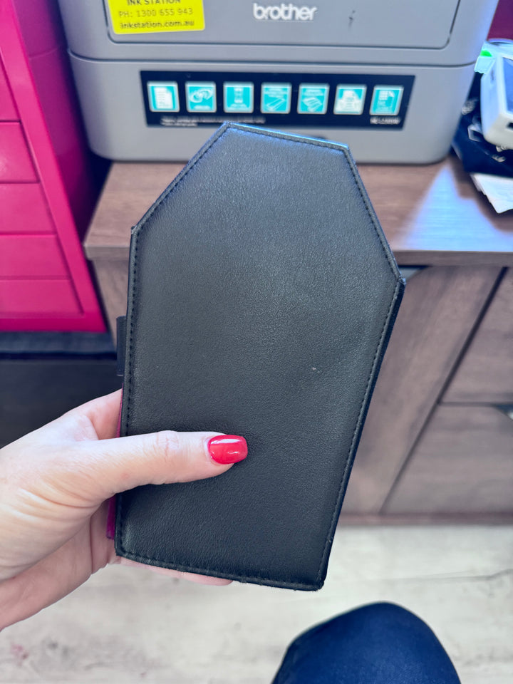 Avelinas Dani Divine Wallet *Used*