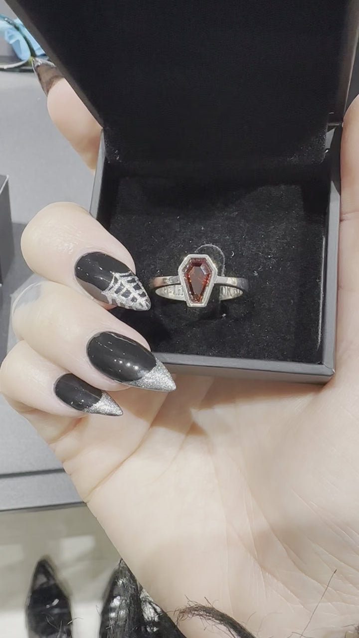 Selene coffin ring SAMPLE (V1)