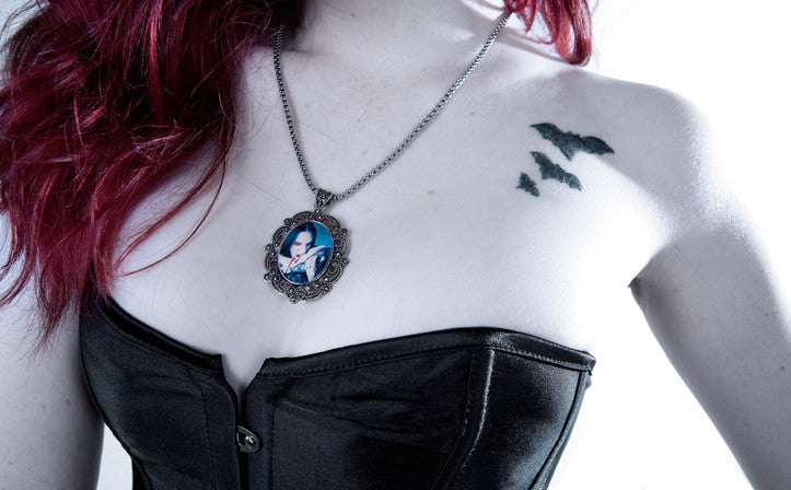 Carpathian Kiss Pendant - Avelina De Moray